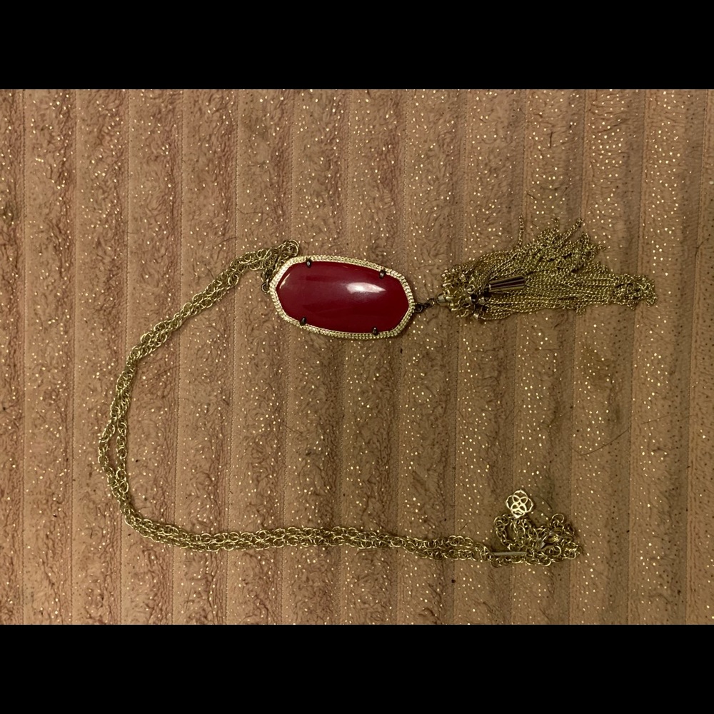 Kendra Scott necklace